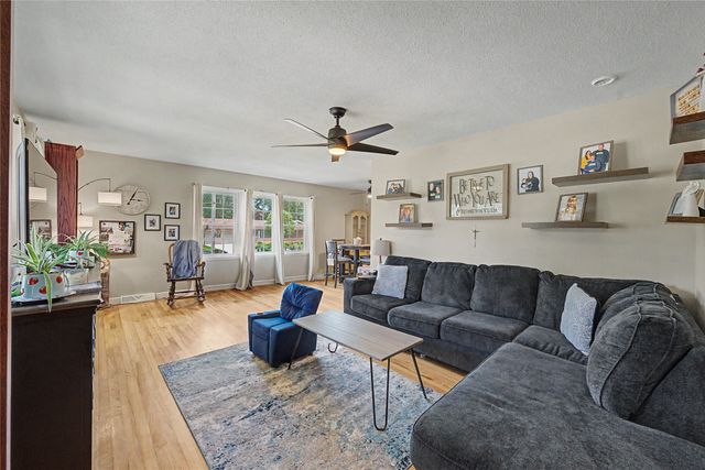 926 30th Street, West Des Moines, IA 50265