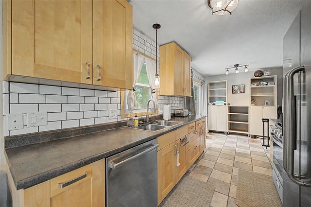 926 30th Street, West Des Moines, IA 50265