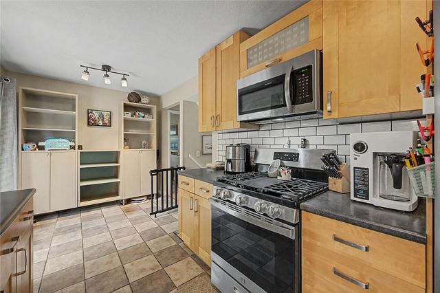 926 30th Street, West Des Moines, IA 50265