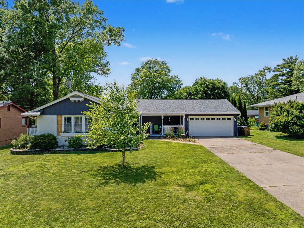 926 30th Street, West Des Moines, IA 50265