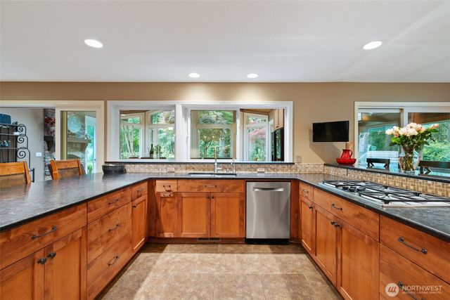 21917 NE 28th Street, Camas, WA 98607