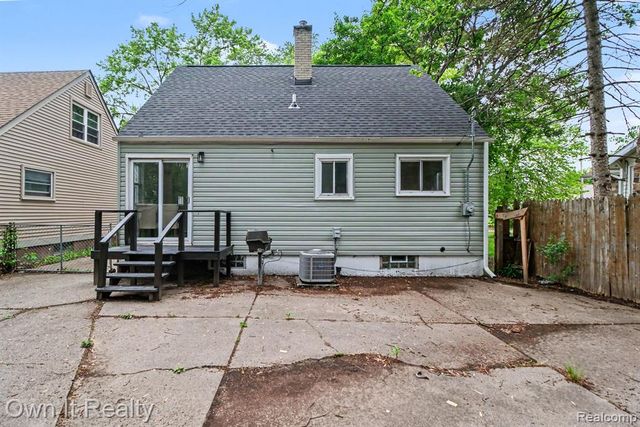 18870 Lennane, Redford, MI 48240