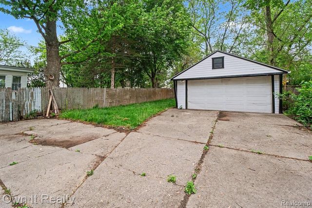 18870 Lennane, Redford, MI 48240