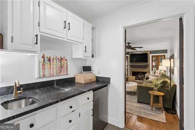 3825 Creekview Drive NE, Marietta, GA 30068