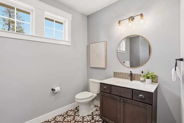 15723 N Adeline Ln, Spokane, WA 99208