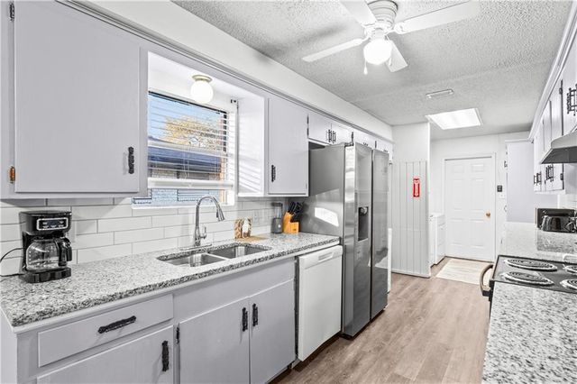 134 Daniel Moore St, Portland, TX 78374