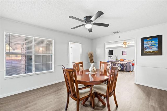 134 Daniel Moore St, Portland, TX 78374