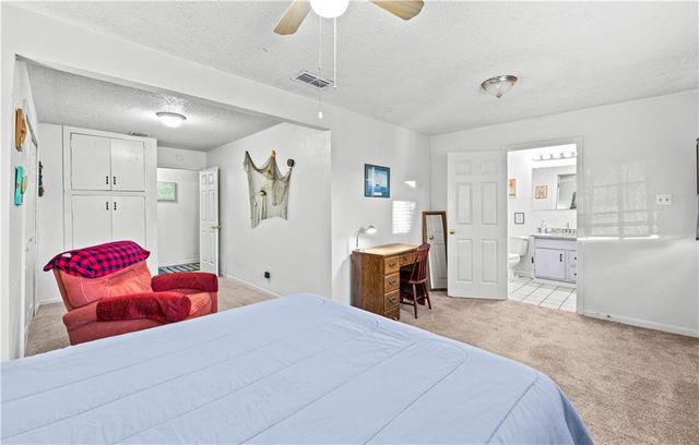 134 Daniel Moore St, Portland, TX 78374