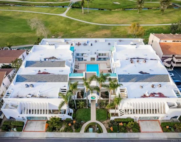 2552 Navarra Drive F, Carlsbad, CA 92009