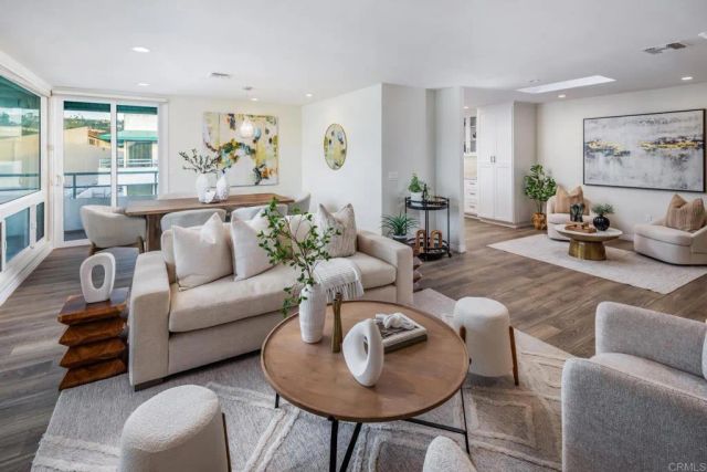 2552 Navarra Drive F, Carlsbad, CA 92009