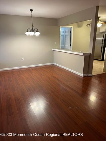 136 Amberly Drive F, Manalapan, NJ 07726