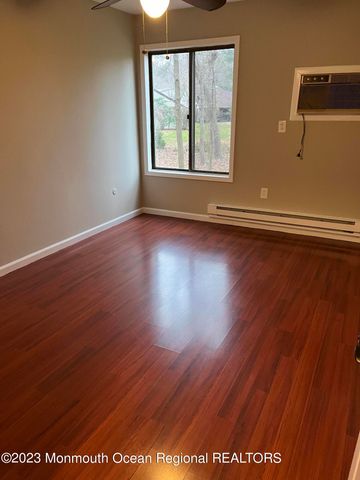 136 Amberly Drive F, Manalapan, NJ 07726