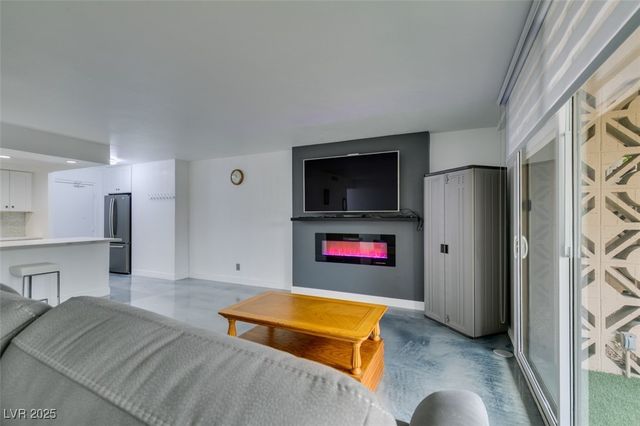 205 East Harmon Avenue 101, Las Vegas, NV 89169