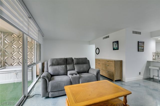 205 East Harmon Avenue 101, Las Vegas, NV 89169