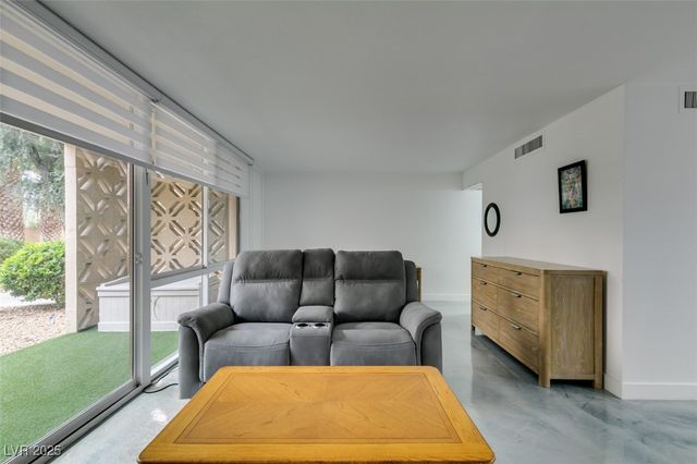 205 East Harmon Avenue 101, Las Vegas, NV 89169