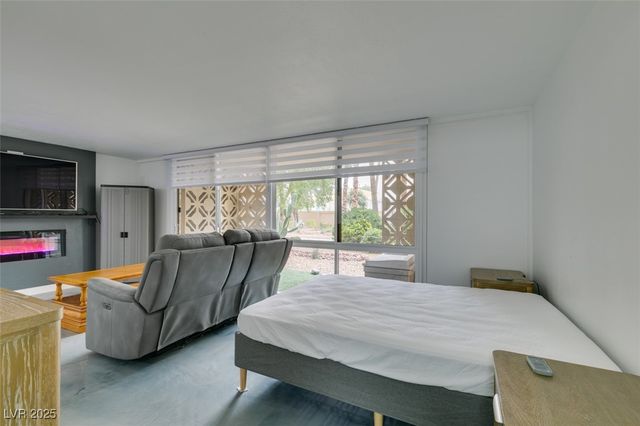 205 East Harmon Avenue 101, Las Vegas, NV 89169