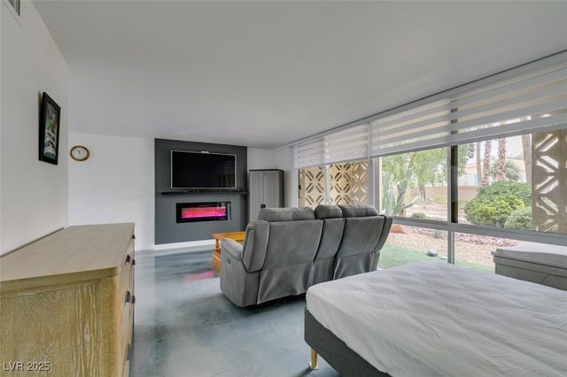 205 East Harmon Avenue 101, Las Vegas, NV 89169