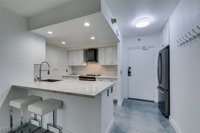 205 East Harmon Avenue 101, Las Vegas, NV 89169