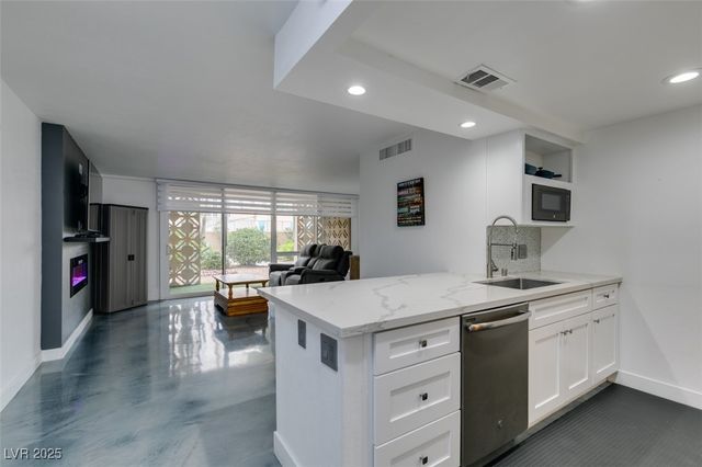 205 East Harmon Avenue 101, Las Vegas, NV 89169