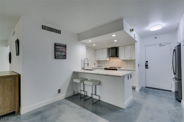 205 East Harmon Avenue 101, Las Vegas, NV 89169