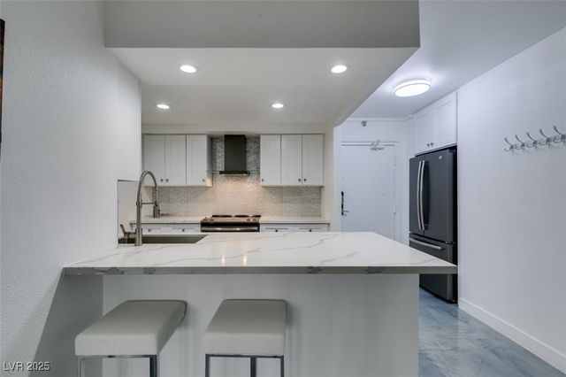 205 East Harmon Avenue 101, Las Vegas, NV 89169