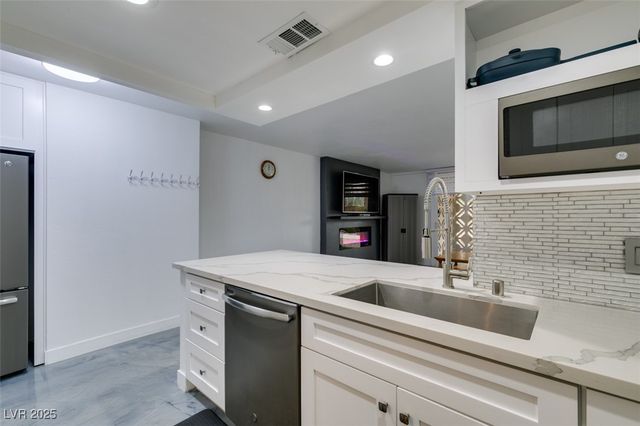 205 East Harmon Avenue 101, Las Vegas, NV 89169