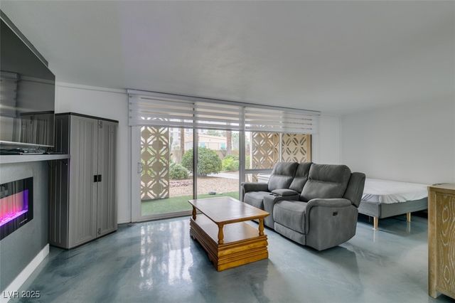 205 East Harmon Avenue 101, Las Vegas, NV 89169