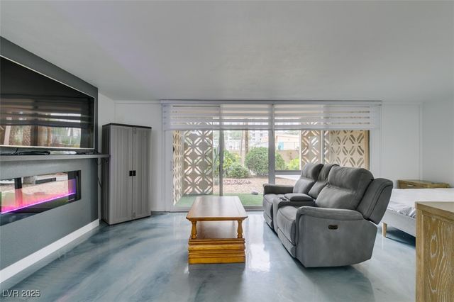 205 East Harmon Avenue 101, Las Vegas, NV 89169