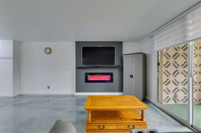 205 East Harmon Avenue 101, Las Vegas, NV 89169