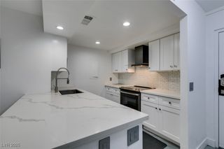 205 East Harmon Avenue 101, Las Vegas, NV 89169