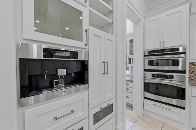 11714 Memorial Drive, Houston, TX 77024