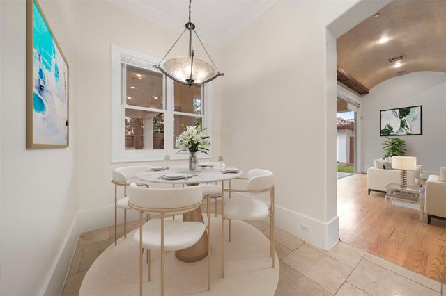 11714 Memorial Drive, Houston, TX 77024