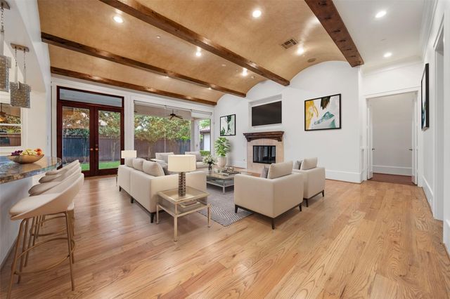 11714 Memorial Drive, Houston, TX 77024