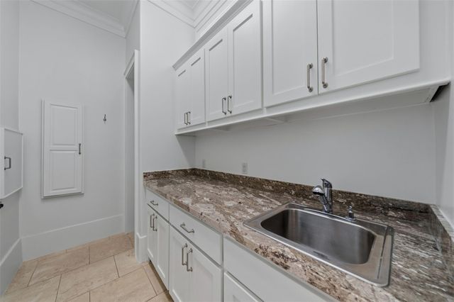 11714 Memorial Drive, Houston, TX 77024