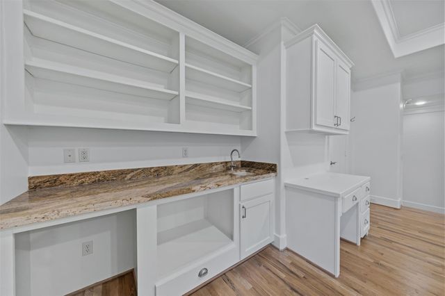 11714 Memorial Drive, Houston, TX 77024