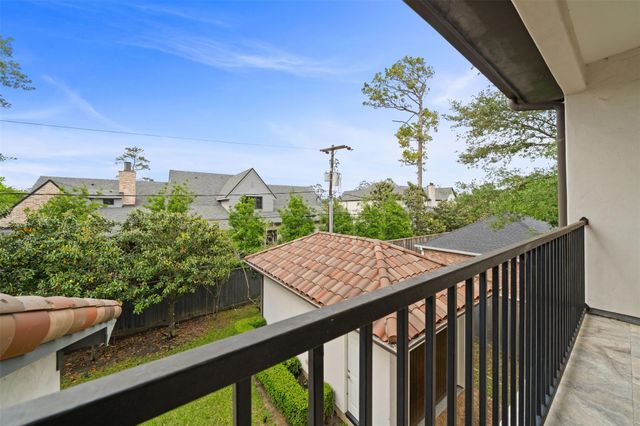 11714 Memorial Drive, Houston, TX 77024