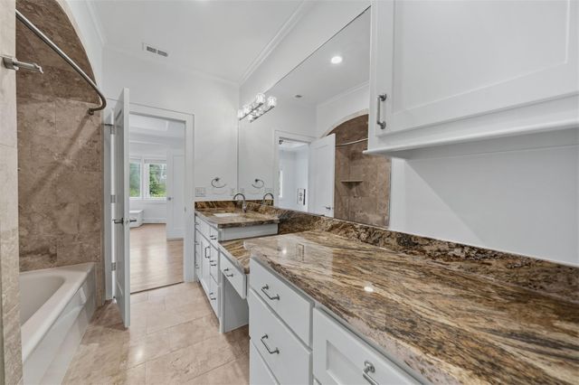 11714 Memorial Drive, Houston, TX 77024