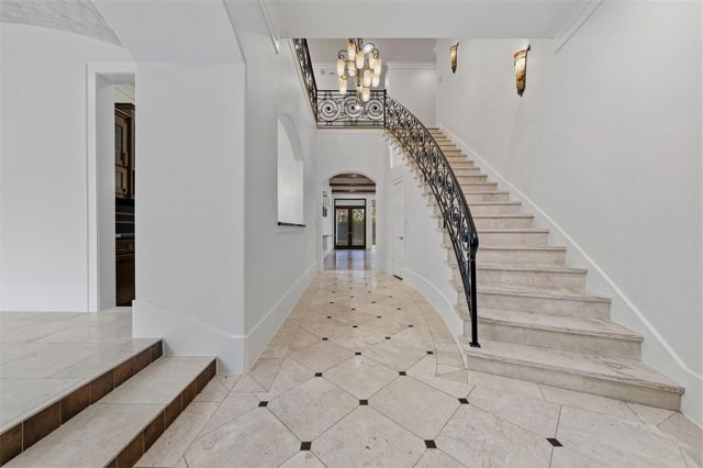 11714 Memorial Drive, Houston, TX 77024