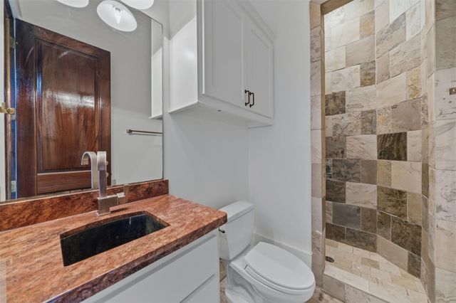11714 Memorial Drive, Houston, TX 77024