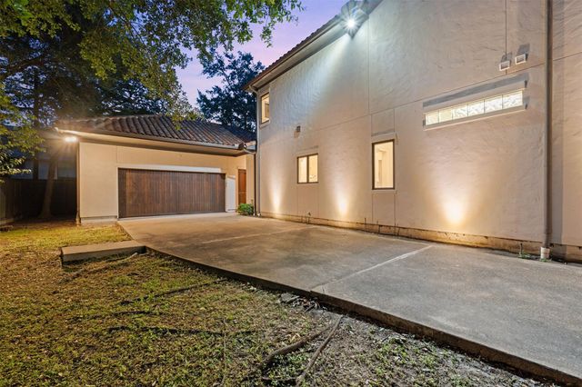 11714 Memorial Drive, Houston, TX 77024