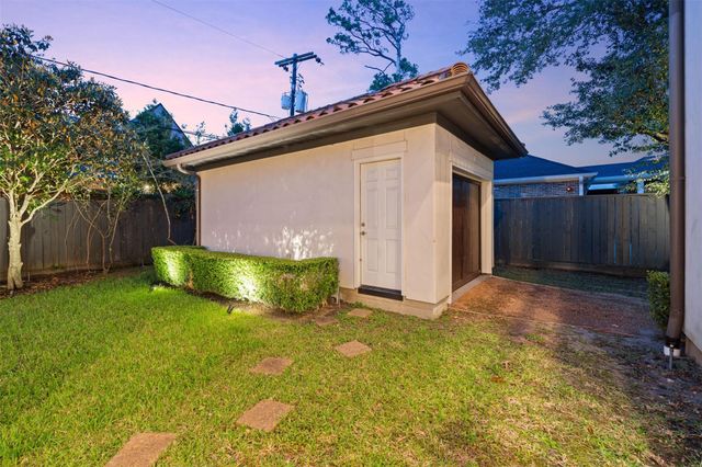 11714 Memorial Drive, Houston, TX 77024