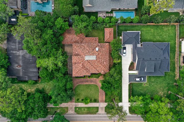 11714 Memorial Drive, Houston, TX 77024