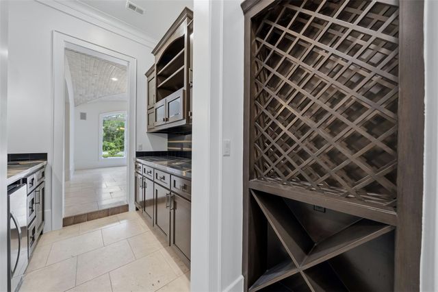 11714 Memorial Drive, Houston, TX 77024