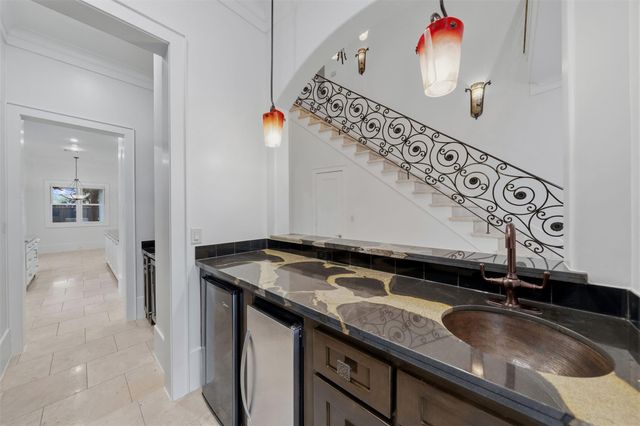 11714 Memorial Drive, Houston, TX 77024