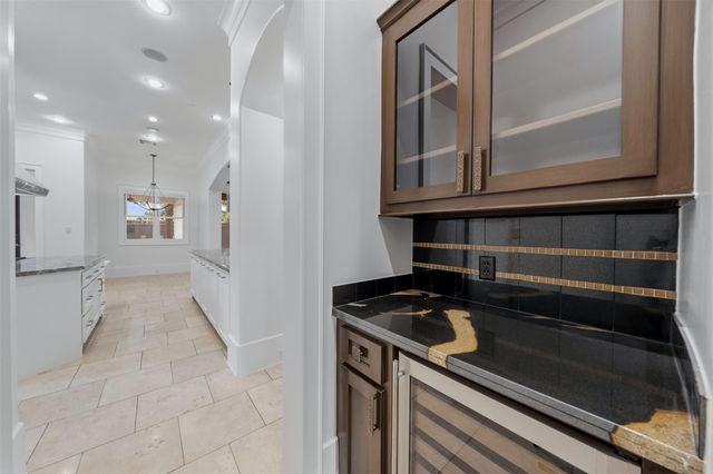 11714 Memorial Drive, Houston, TX 77024