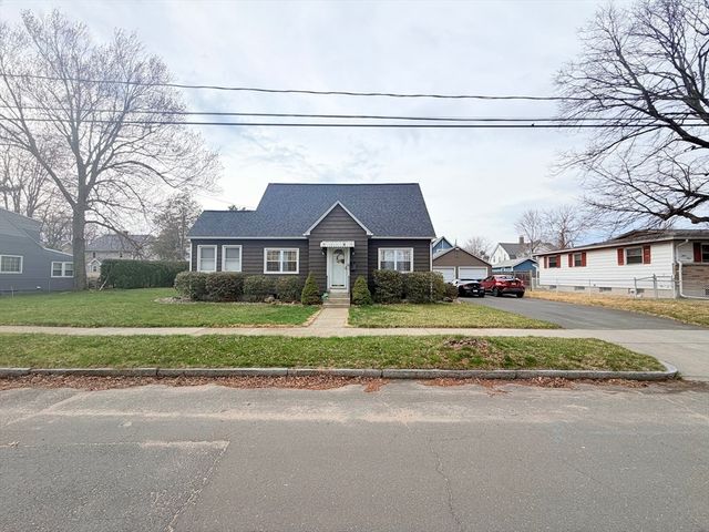 22 Felicia St, Springfield, MA 01104