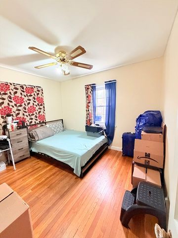 22 Felicia St, Springfield, MA 01104
