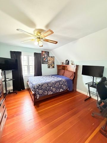 22 Felicia St, Springfield, MA 01104