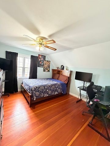 22 Felicia St, Springfield, MA 01104