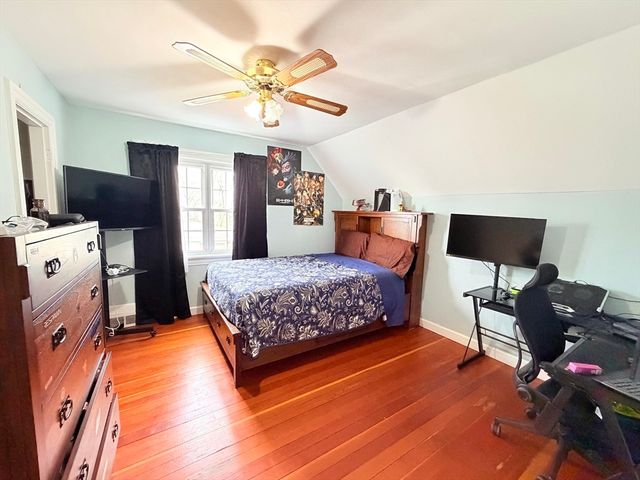 22 Felicia St, Springfield, MA 01104